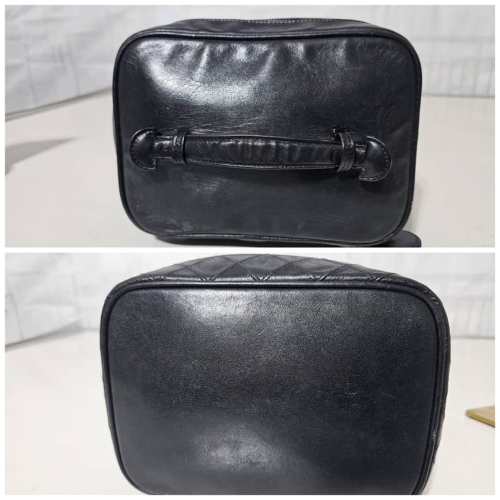 Authentic CHANEL Vanity Cosmetic Bag Leather Black - Picture 5 of 11